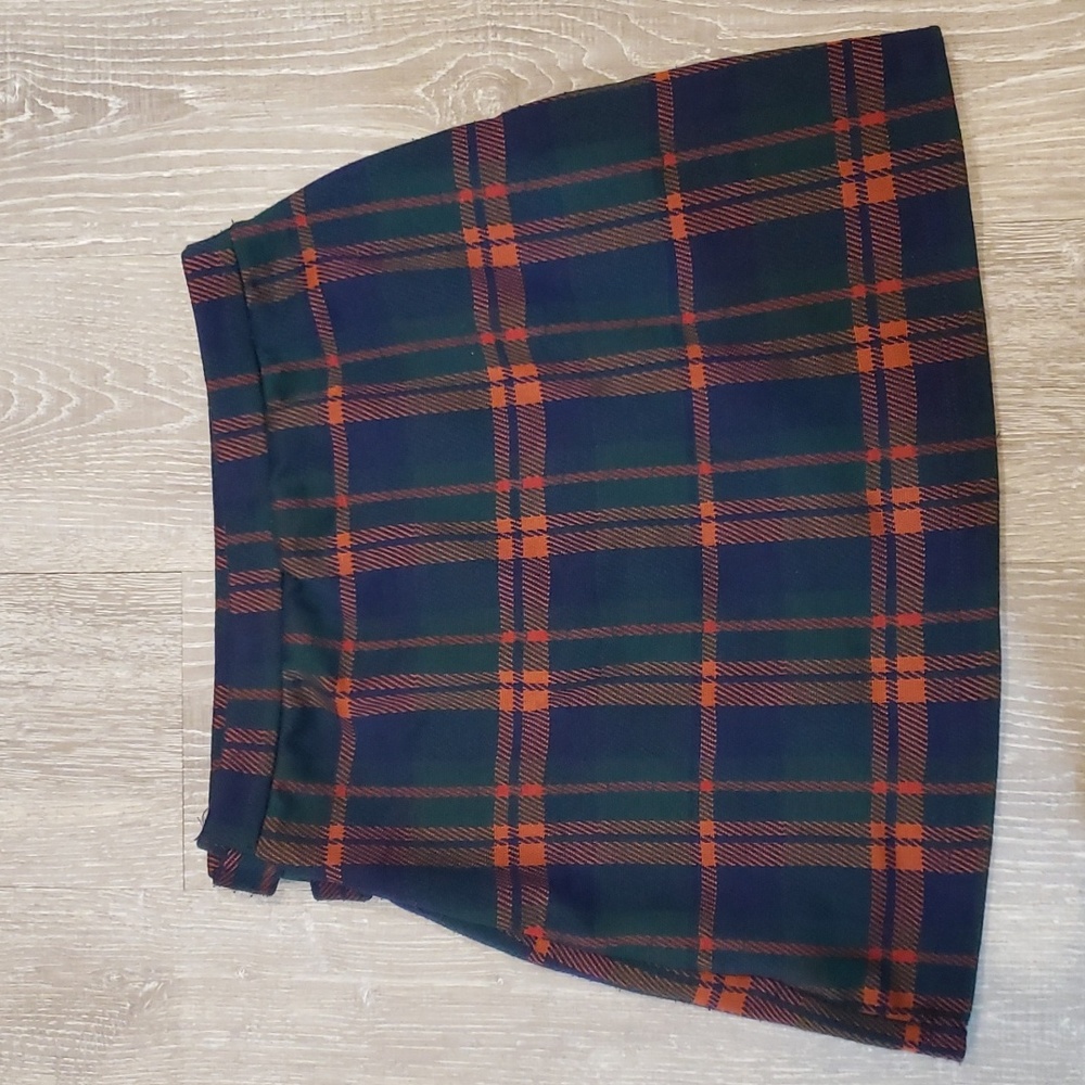 Plaid SO Skirt - Picture 2 of 4